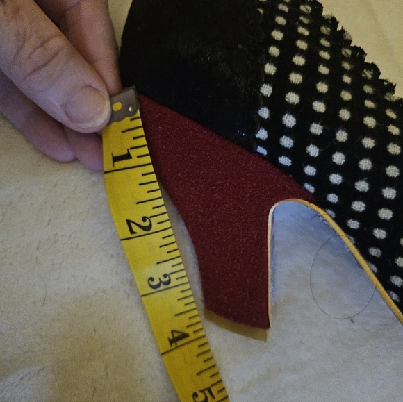 Irregular Iconic Choice shoes, Size 38 - Picture 7 of 7